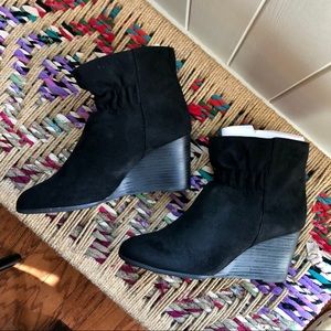 NWT Boots / Mojo Moxy